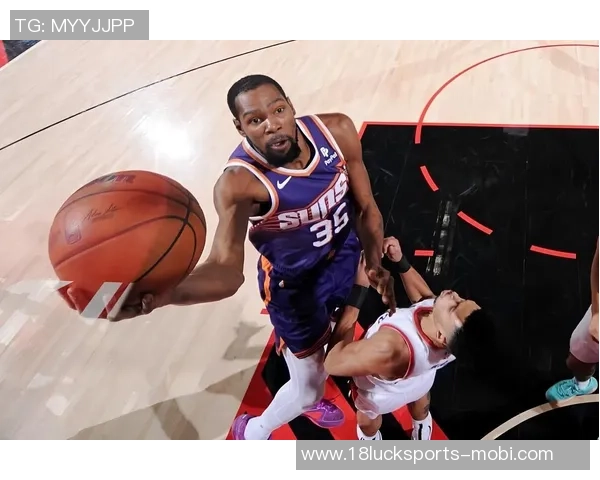 杜兰特赞阿门为全能球员定义无限展现无与伦比的篮球才华 杜兰特赞阿门为全能球员定义无限展现无与伦比的篮球才华