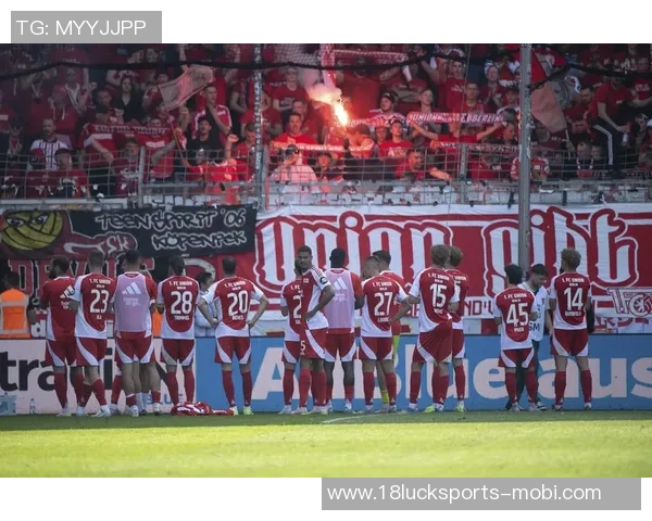 拜仁防守漏洞显著巴拉克呼吁球队在欧冠中提升专注力 拜仁防守漏洞显著巴拉克呼吁球队在欧冠中提升专注力